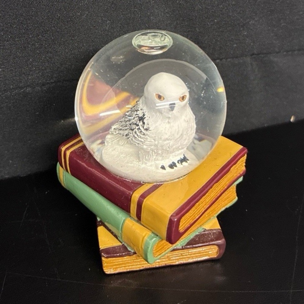 Harry Potter Owl‎ Snow Globe, Small Glass Water Globe on Stacked Books Base